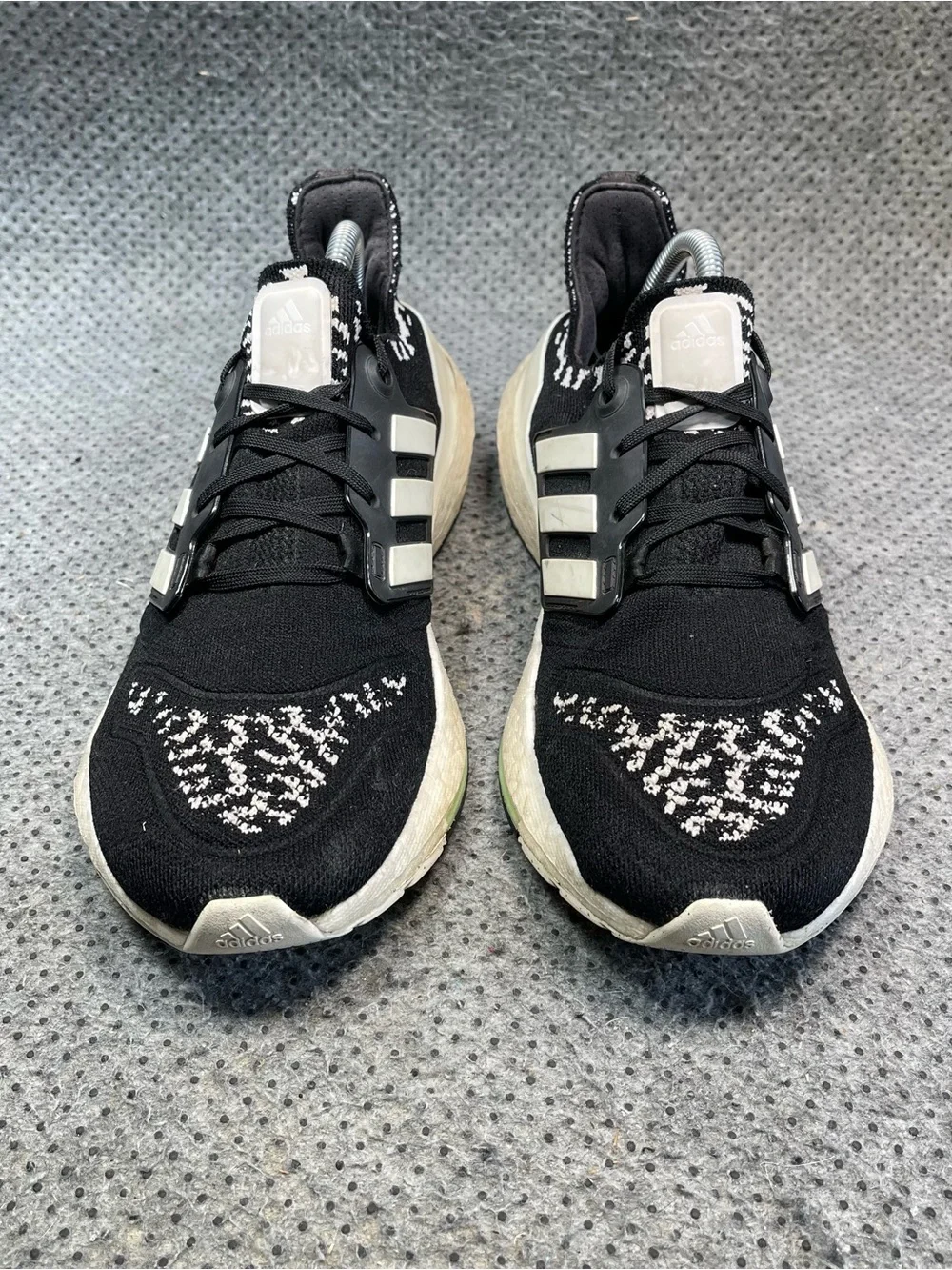 Adidas Ultraboost 22 Black White Running Shoes Size 9.5 Women’s